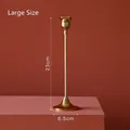 Grote 23cm gouden metalen kandelaar met elegante slanke steel en 6,5cm brede voet - Grote Messing Kandelaar