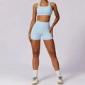 Conjunto de yoga azul claro con sujetador deportivo y pantalones cortos de talle alto - S / Sujetador + Shorts Azul cielo