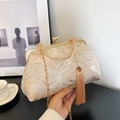 Borsa beige ricamata con fiori, nappa lunga e tracolla a catena dorata - Cachi