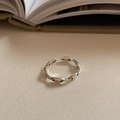 Minimalist S925 sterling silver open ring with adjustable interlocking loop design - Linked Ring (1591) / Silver
