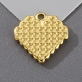 Colgante de corazón en acero dorado con textura de nido de abeja para joyería DIY - Corazón de Panal (KLJ8699-Z) / Dorado