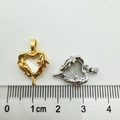 Size reference of gold and silver heart pendants in 18K gold plated copper and shell - Heart White Shell / Gold