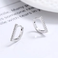 Pendientes de aro en forma de D de plata esterlina 925 con fila de circonitas - Oro Blanco
