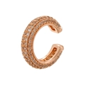 Detailaufnahme der C-förmigen Ear Cuff in Roségold mit drei Reihen funkelnder Zirkoniasteine - Roségold Champagner Zirkon (1 Stück)