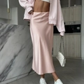 Elegant pale pink satin midi skirt with high gloss finish and draped fishtail design - S / Pink