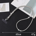 Vista detallada de un cordón plateado para móvil con pedrería y cadena de cristal de 60 cm - Cadena Cruzada (K3555) / Blanco