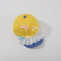 Douce casquette enfant jaune et bleue avec dentelle, rubans et perles - Tête 46-52cm (1-6 Ans) / Jaune