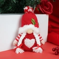 Gnomo natalizio lavorato a maglia rosso e bianco con cuore e trecce bianche - Gnomo con Trecce
