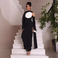 Elegantes schwarz-weißes Abendkleid mit Blumendekor, schulterfrei und schmal geschnitten - S / Schwarz