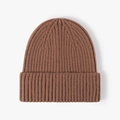 Bonnet en tricot marron d'hiver avec protection d'oreille et texture côtelée mixte - Taille unique / Couleur caramel
