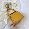 Borsa a scatola alla moda in pelle PU giallo senape con tracolla e manico superiore - Giallo
