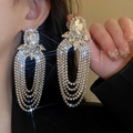 Boucles d'oreilles pendantes ovales en strass argentés avec un design long de luxe - 28# Longue Pampille Minimaliste Argent (HE3995)