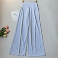 Pantalon de yoga évasé bleu clair à taille haute avec large ceinture et coupe ample - Bleu Lune