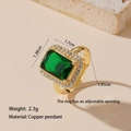 Anello dorato regolabile con pietra verde smeraldo rettangolare e bordo in zirconi - Anello di Smeraldo