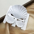 Three-piece set of white shell-shaped hair claws with crackle texture on display card - White Seashell Set (including Card)