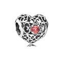Charme de coeur en argent avec pierre de naissance rouge et motifs de vigne ajourés - Juillet / Rouge Foncé