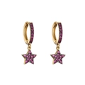 Orecchini a stella dorati con pavé di zirconi rosa su eleganti cerchi piccoli - Stella rossa