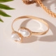 Verstelbare gouden gehamerde armband met twee grote elegante barokparels voor dames - Gouden Parel Geometrische Open Armband