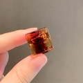 Mini molletta quadrata ambrata per capelli con trama tartarugata retrò e molla in metallo - Piccolo cubo / Caramello