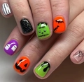 Dettaglio di unghie finte per Halloween con motivi di Frankenstein zucca e fantasma - Stile Zucca Mostro Cartone Animato Colorato Halloween (CW270)