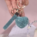 Portachiavi a cuore con strass azzurri brillanti con anello dorato e cinturino da polso - Celeste