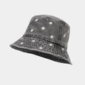 Detalle del bordado de margaritas blancas en el sombrero de pescador de mezclilla lavada - M (56-58cm) / Negro