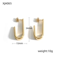 Detailed view of gold U-shaped earrings with measurements 34mm height and 15mm width - 18K Gold / Gold