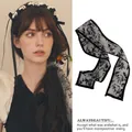 Ruban à cheveux en mousseline fleurie avec bordure noire et motif vintage fille - Bandeau en Dentelle Noire