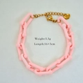 Mattes rosa Gliederkettenarmband mit goldenem Karabinerverschluss und Herzanhänger - Rosa