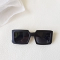 Retro black square frame sunglasses for children with chunky unisex fashion design - Dark Grey
