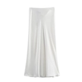Détail de la texture de la jupe longue en satin blanc avec finition brillante - XS / Bas / Blanc
