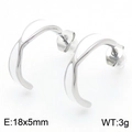 Pendientes de aro en C de acero inoxidable plateado con esmalte blanco de 18x5mm - Estilo en Forma de C Liso Plateado (KE112693-MZOZ)