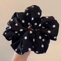 Elastico scrunchie oversize nero a pois bianchi in tessuto setoso da donna - Nero Con Pois Bianchi
