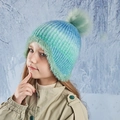 Berretto in maglia per bambini con sfumatura verde-blu e pompon in finta pelliccia - Blu