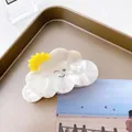 Süße Wolken-Haarklammer in Perlweiß mit zwinkerndem Smiley-Gesicht-Design - 8cm / Sonnen-Stil