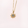 Elegante collar con colgante de sol chapado en oro de 18k con piedra de opalo azul - Estilo Estrella de Ocho Puntas de Sol / Azul Chapado en Oro