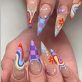 Lange Stiletto-Kunstnägel mit lila Schachbrettmuster und floralen Wirbel-Designs - Kleberstil (CJCY-141)
