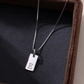 Collar minimalista de plata S925 con colgante cuadrado letra E y cadena de caja fina - Letra E / Plateado