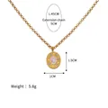 Collar bañado en oro 18k con colgante ovalado de esmalte rosa, concha y estrellas brillantes - Concha