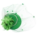 Elegante fascinator verde da sposa con velo a rete, fiore di stoffa, piume e perle - Verde