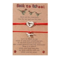 Detail der roten Seil-Dinosaurier-Armbänder auf Back to School Karte für Mutter und Tochter - 2er Set / Rote Kordel