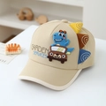 Dettaglio cappellino in cotone con dinosauro 3D in silicone e motivi auto su tela beige - 52cm (3-6 Anni) / Cachi