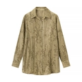 Dettaglio del tessuto jacquard verde oliva con stampa floreale sulla camicia a maniche lunghe - S / Tops / Verde