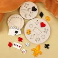 Moldes de silicona de naipes y dados para tartas de fondant y resina artesanal - Juego de 3 Piezas Gris