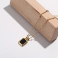 Goudkleurige titanium ketting met zwarte rechthoekige hanger en kleine kralen - Zwart
