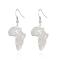 Boucles d'oreilles carte Afrique argentées avec gravure Œil d'Horus en acier - Style Crochet Carte Œil d'Horus / E176 Argent