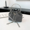 Chique zwarte mini-emmertas met glanzende zilveren strass-steentjes en metalen ketting - Zilver