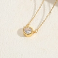 Minimalistische Goldkette mit rundem Zirkonia-Anhänger an einer feinen Gliederkette - Rund