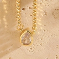 Élégant collier plaqué or avec un pendentif en zircon clair en forme de goutte d'eau - Zirconia Goutte d'eau (XL2179)