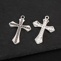 Pendenti a croce vintage in lega di zinco argento con trama puntinata su ardesia scura - Croce in Zirconia